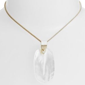 NWT KENDRA SCOTT INEZ GOLD/IVORY NECKLACE